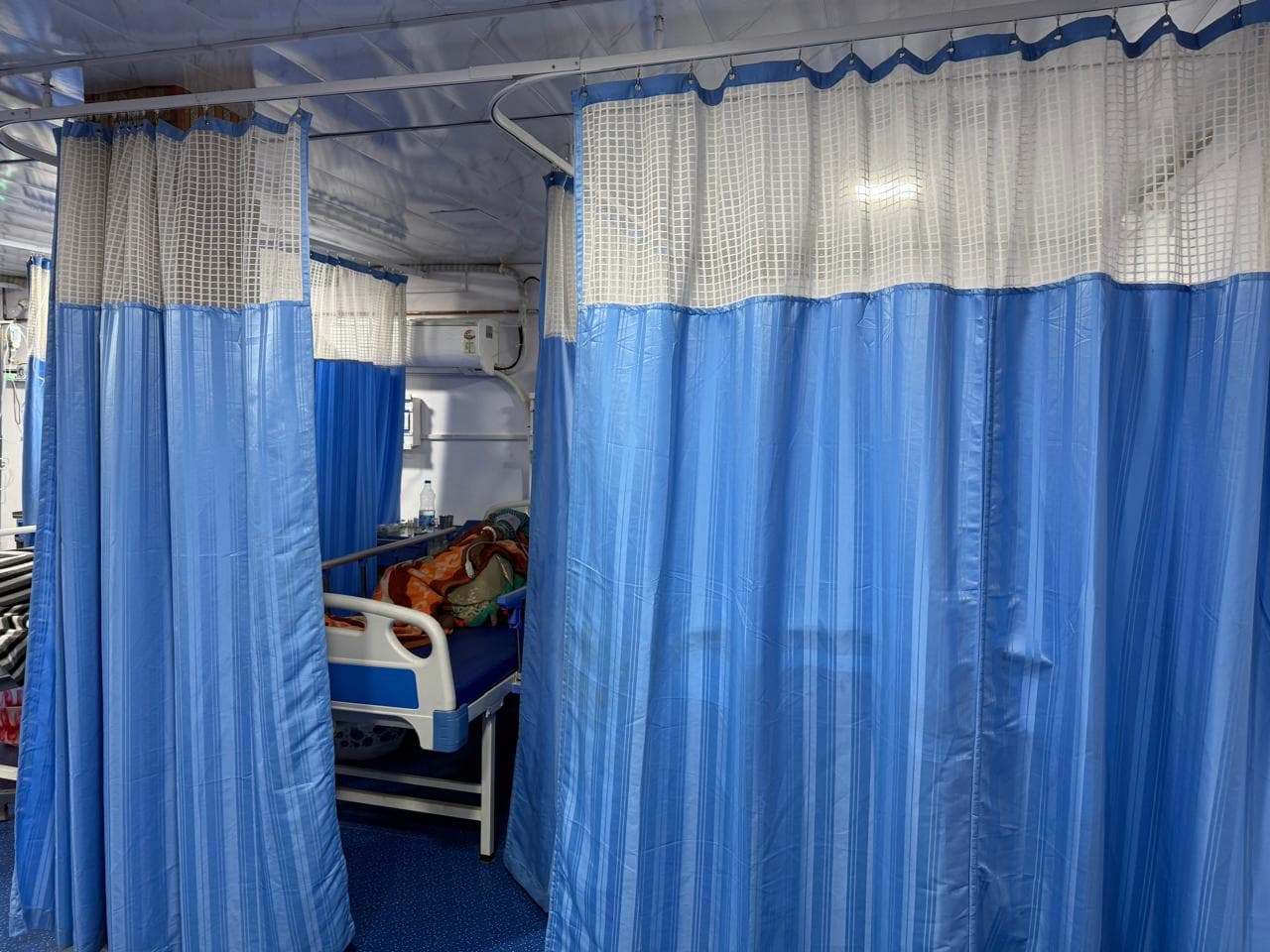 Advanced Ward Privacy Curtain System - Hospital in Jamui